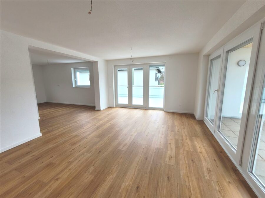 PREISREDUZIERUNG! Stilvolle Wohnung mit zwei Balkonen in Villingendorf zu verkaufen, 78667 Villingendorf, Etagenwohnung